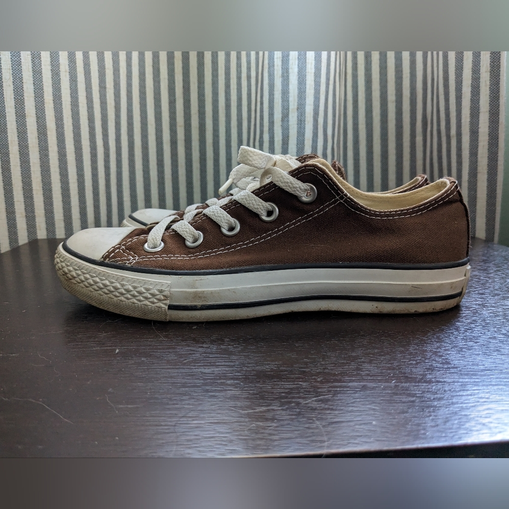 Brown Converse All Star low top